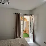 Helen House Apartmán *